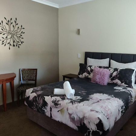 Lilacs Waterfront Villas & Cottages Όλμπανι Εξωτερικό φωτογραφία