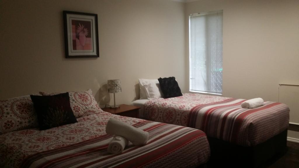 Lilacs Waterfront Villas & Cottages Όλμπανι Εξωτερικό φωτογραφία